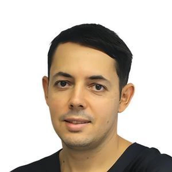 Ротарь Денис Станиславович — Стоматолог-хирург, Стоматолог-имплантолог, Санкт-Петербург