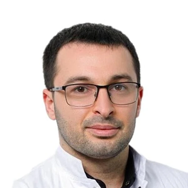 Рамонов Ахсарбек Олегович — Нейрохирург, Владикавказ