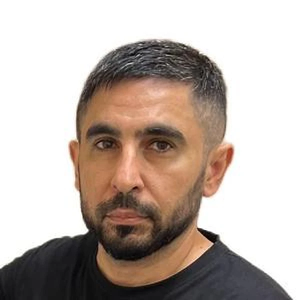 Аскаров Эльшан Ханахмед — Врач УЗИ, Боровичи