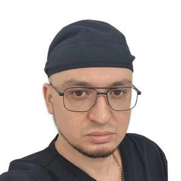 Урядов Эрнест Михайлович — Стоматолог-хирург, Гатчина