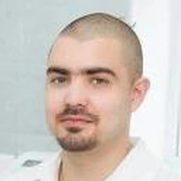 Козлов Илья Олегович — Стоматолог-хирург, Строитель