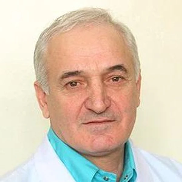 Абдуллаев Майрбек Махмудович — Детский хирург, Грозный