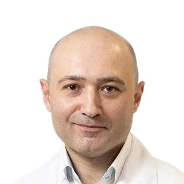Шеуджен Мурат Байзетович — Офтальмолог (окулист), Москва