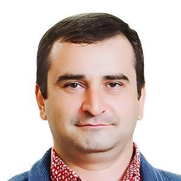 Макаревич Арсен Александрович — Стоматолог, Стоматолог-имплантолог, Стоматолог-ортопед, Стоматолог-хирург, Стоматолог-эндодонтист, Москва