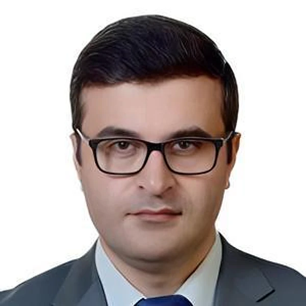Амирагов Роман Иванович — Кардиохирург, Москва
