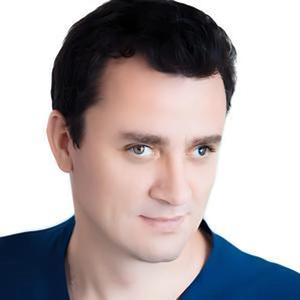Февралев Роман Константинович — Стоматолог-хирург, Москва