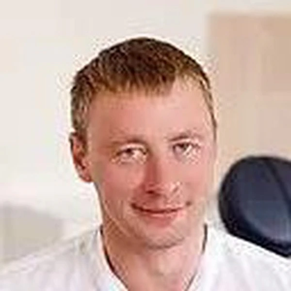 Петров Максим Сергеевич — Стоматолог-ортопед, Стоматолог-имплантолог, Стоматолог-хирург, Великий Новгород