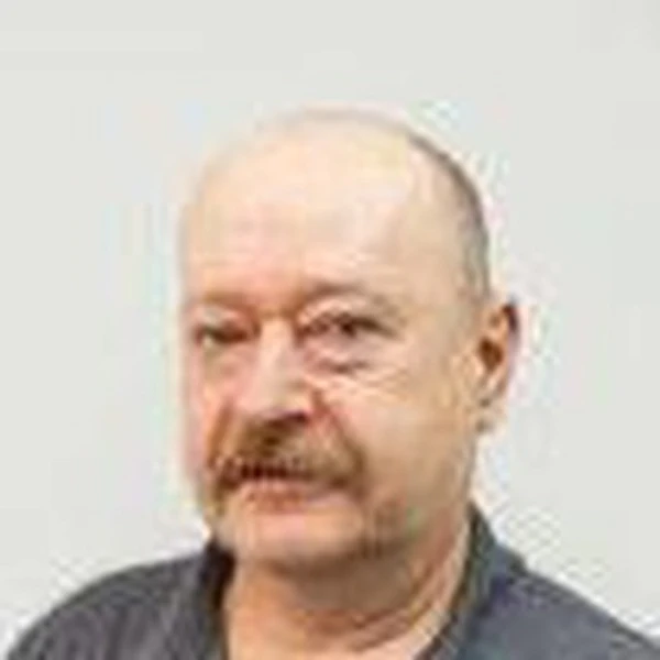 Шварев Юрий Михайлович — Стоматолог-хирург, Красноярск