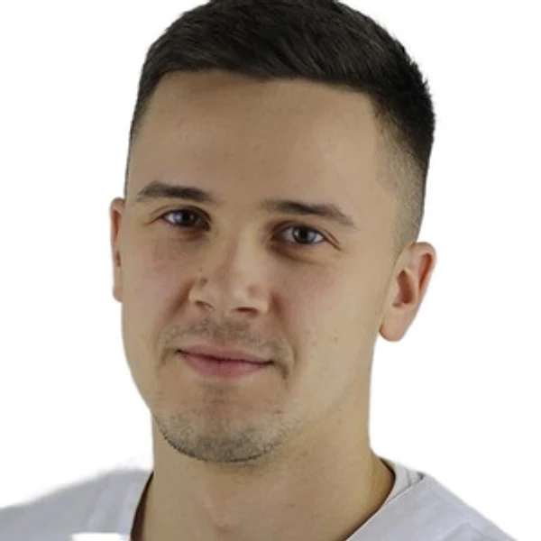 Ашихмин Максим Вячеславович — Стоматолог-имплантолог, Стоматолог-хирург, Петропавловск-Камчатский