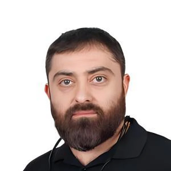 Арзуманов Роман Георгиевич — Стоматолог-хирург, Стоматолог-имплантолог, Ессентуки