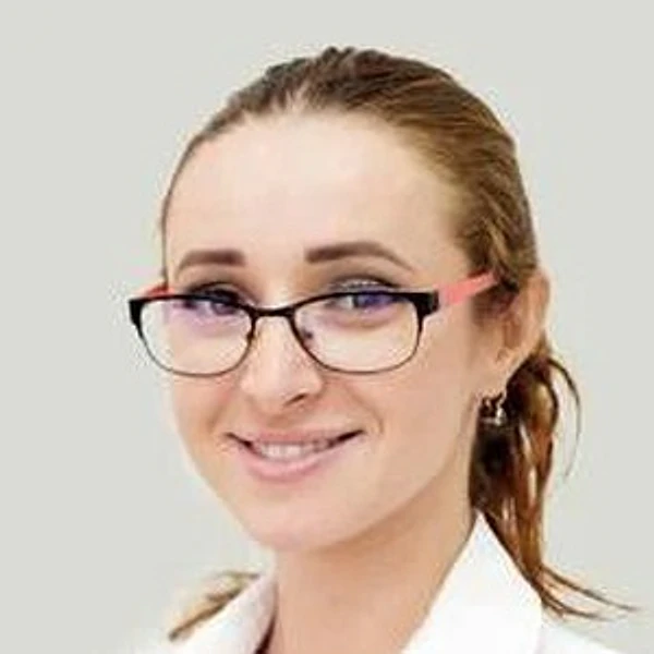 Мирошниченко Екатерина Вячеславовна — Стоматолог, Стоматолог-гигиенист, Владивосток