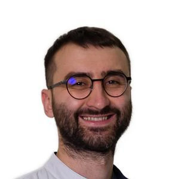 Могилка Артем Романович — Травматолог, Владивосток