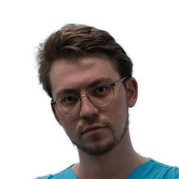Ушаков Максим Дмитриевич — Травматолог, Кистевой хирург, Ортопед, Санкт-Петербург