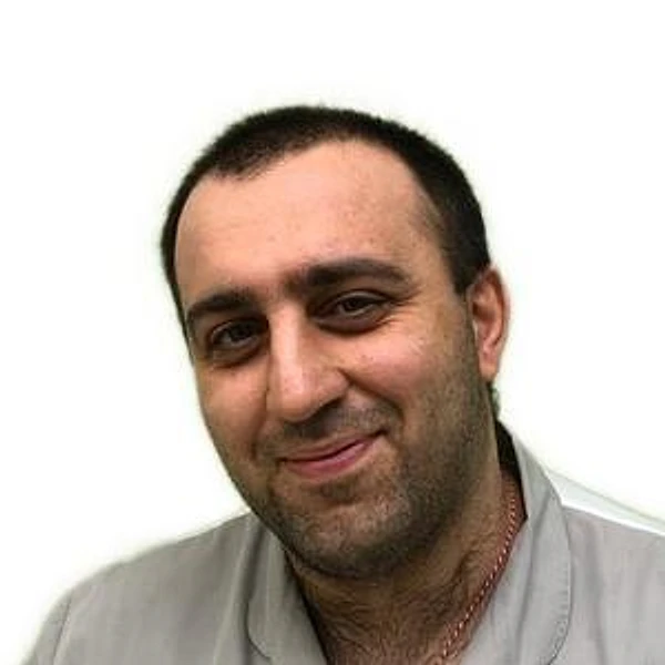 Бадалян Араик Александрович — Стоматолог-хирург, Стоматолог-имплантолог, Екатеринбург