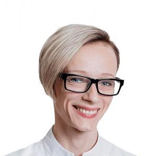Смирнова Анна Сергеевна — Стоматолог-имплантолог, Стоматолог-хирург, Екатеринбург