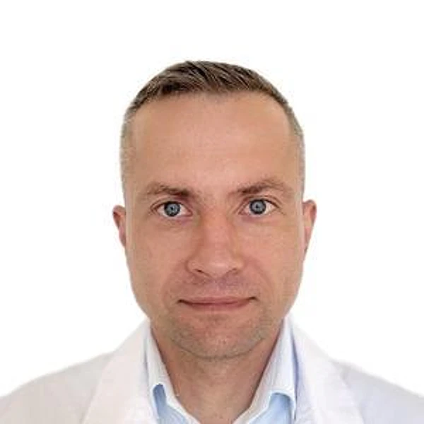 Шкуро Павел Александрович — Стоматолог-имплантолог, Стоматолог-хирург, Челюстно-лицевой хирург, Санкт-Петербург