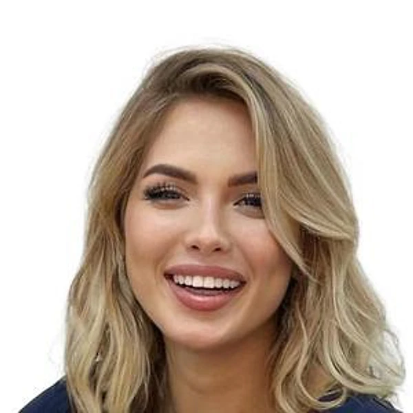 Логинова Яна Александровна — Стоматолог-ортодонт, Балаково
